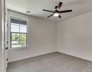 1925 E Springer Avenue - Photo Thumbnail 29