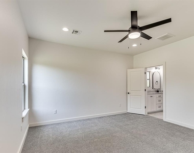1925 E Springer Avenue - Photo Thumbnail 23