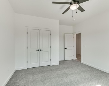 1925 E Springer Avenue - Photo Thumbnail 35