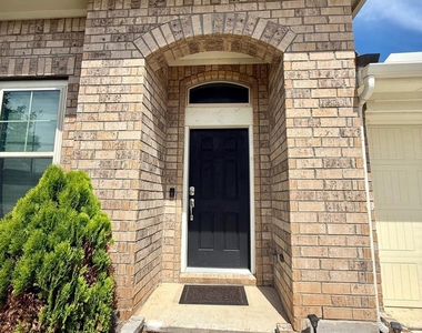 1909 Augustus Drive - Photo Thumbnail 2