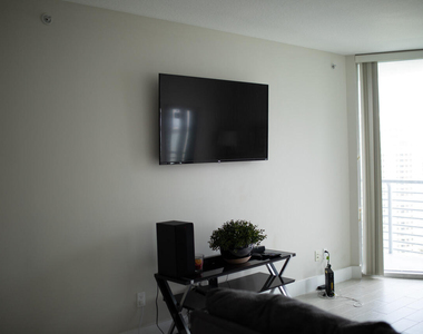 325 S Biscayne Boulevard - Photo Thumbnail 13