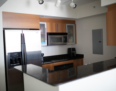 325 S Biscayne Boulevard - Photo Thumbnail 4