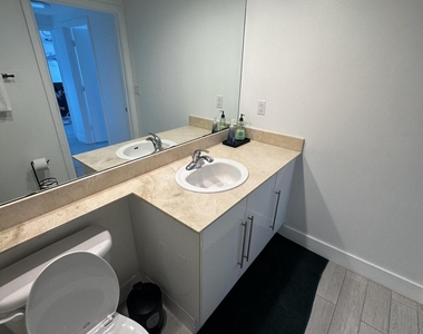 325 S Biscayne Boulevard - Photo Thumbnail 8