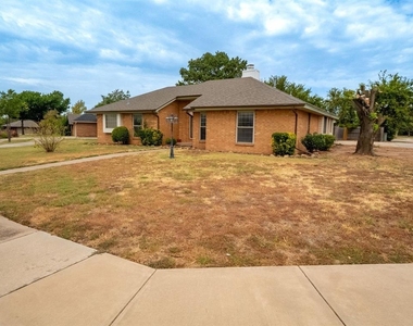 3201 Creekwood Court - Photo Thumbnail 3
