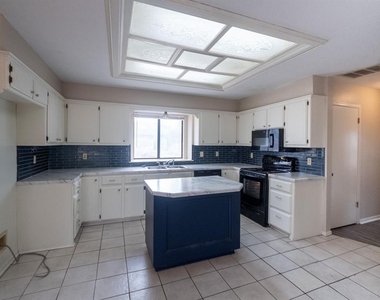 3201 Creekwood Court - Photo Thumbnail 14