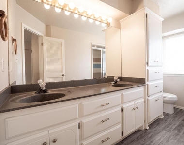 3201 Creekwood Court - Photo Thumbnail 27