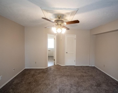 3201 Creekwood Court - Photo Thumbnail 24