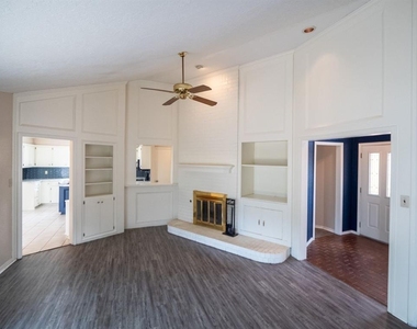 3201 Creekwood Court - Photo Thumbnail 9