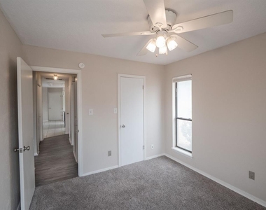 3201 Creekwood Court - Photo Thumbnail 38
