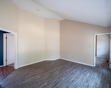 3201 Creekwood Court - Photo Thumbnail 13