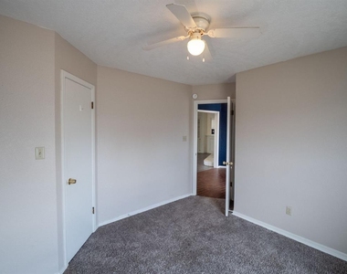 3201 Creekwood Court - Photo Thumbnail 32