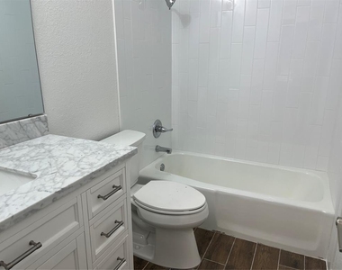 4614 N Evergreen Street - Photo Thumbnail 9