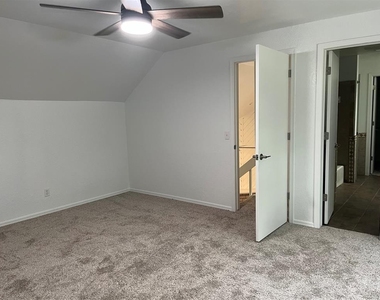 4614 N Evergreen Street - Photo Thumbnail 10
