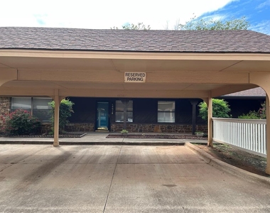 4614 N Evergreen Street - Photo Thumbnail 2
