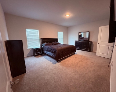 16721 Porterfield Lane - Photo Thumbnail 7