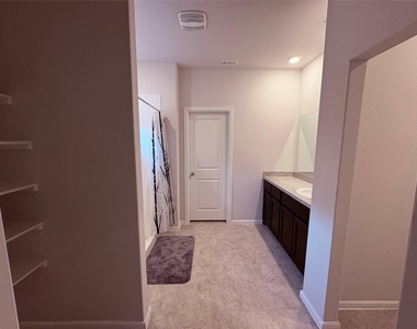 16721 Porterfield Lane - Photo Thumbnail 9