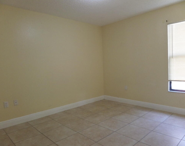 1524 Lake Crystal Drive - Photo Thumbnail 9