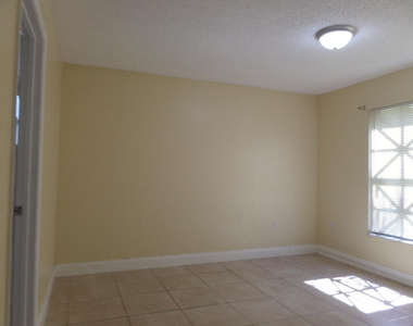 1524 Lake Crystal Drive - Photo Thumbnail 6