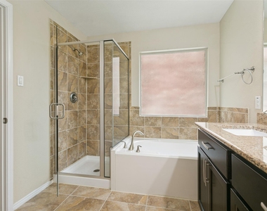 2813 Houston Wood Drive - Photo Thumbnail 6
