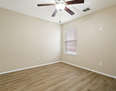 2813 Houston Wood Drive - Photo Thumbnail 8