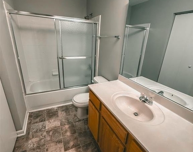11037 Hunter Trail Lane - Photo Thumbnail 6