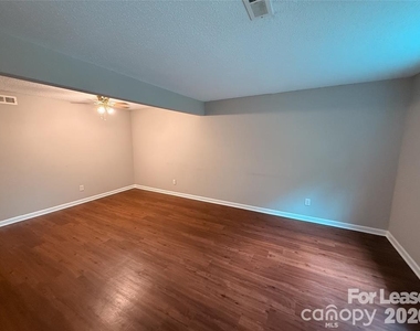 11037 Hunter Trail Lane - Photo Thumbnail 3