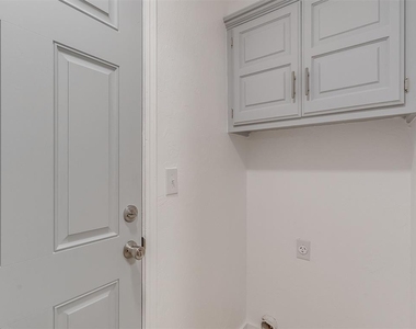 1305 Apollo Road - Photo Thumbnail 33