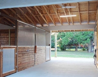 819 Cindy Circle Lane - Photo Thumbnail 1