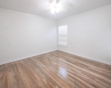 3917 Dexter Avenue - Photo Thumbnail 11
