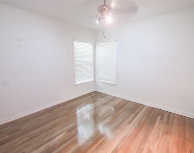3917 Dexter Avenue - Photo Thumbnail 9