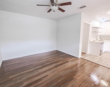 3917 Dexter Avenue - Photo Thumbnail 2