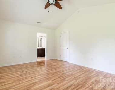 108 Lookout Point Place - Photo Thumbnail 15