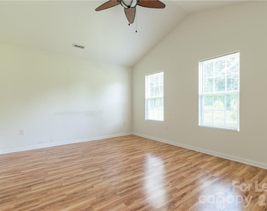 108 Lookout Point Place - Photo Thumbnail 13