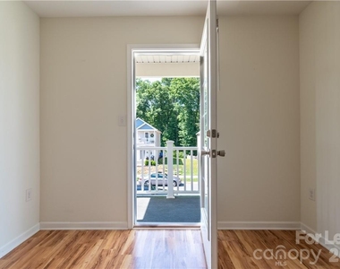 108 Lookout Point Place - Photo Thumbnail 21