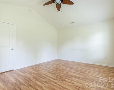 108 Lookout Point Place - Photo Thumbnail 14