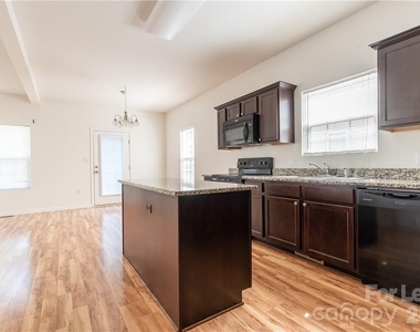 108 Lookout Point Place - Photo Thumbnail 5