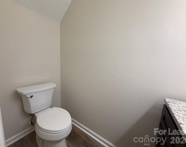 3404 Laurenhurst Lane - Photo Thumbnail 10