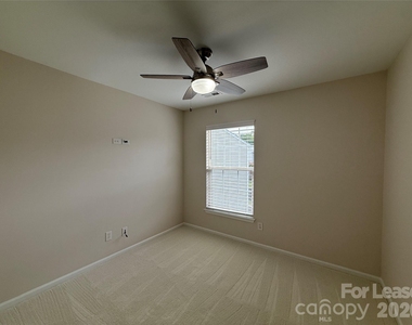 3404 Laurenhurst Lane - Photo Thumbnail 14