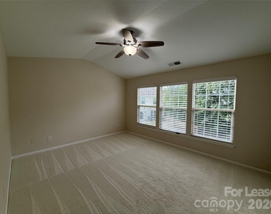3404 Laurenhurst Lane - Photo Thumbnail 17