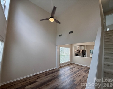 3404 Laurenhurst Lane - Photo Thumbnail 1