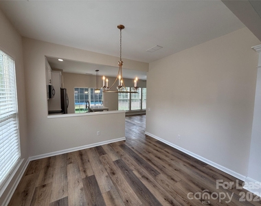 3404 Laurenhurst Lane - Photo Thumbnail 3