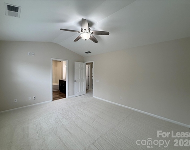 3404 Laurenhurst Lane - Photo Thumbnail 18