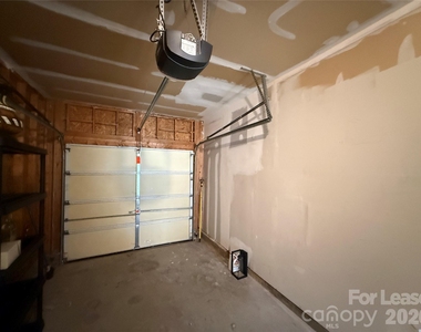 3404 Laurenhurst Lane - Photo Thumbnail 22
