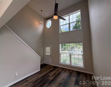 3404 Laurenhurst Lane - Photo Thumbnail 2