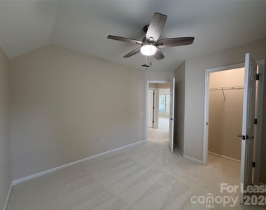 3404 Laurenhurst Lane - Photo Thumbnail 13
