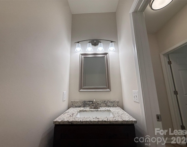 3404 Laurenhurst Lane - Photo Thumbnail 11