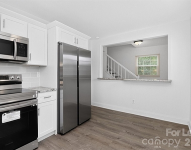 8322 Knights Bridge Road - Photo Thumbnail 9