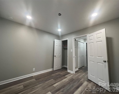 1300 Main Street - Photo Thumbnail 3