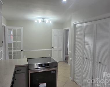 6504 Olde Savannah Road - Photo Thumbnail 8