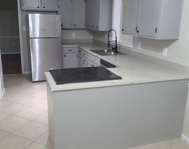6504 Olde Savannah Road - Photo Thumbnail 7
